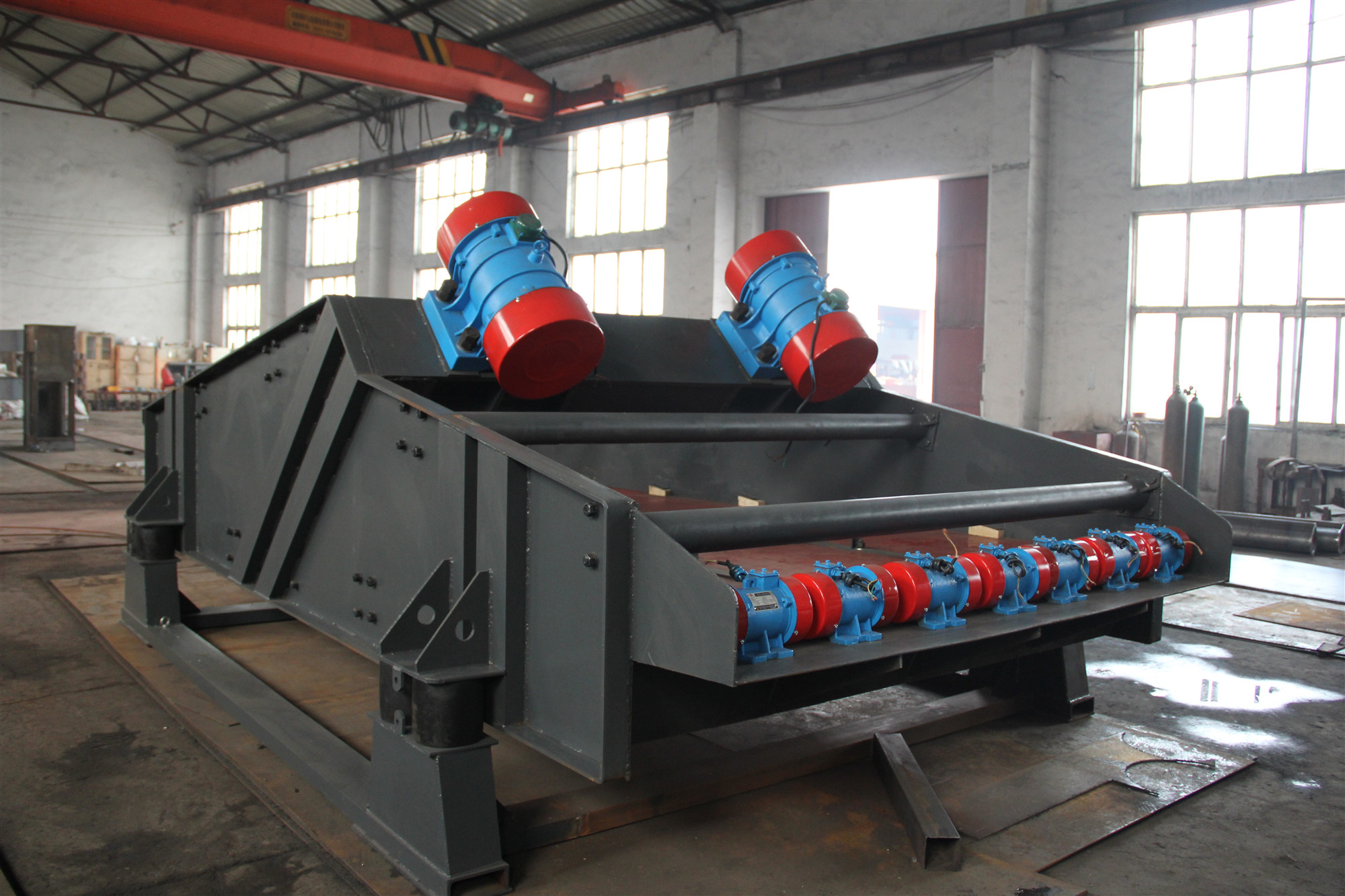 脫水篩篩箱開裂的原因及解決方法